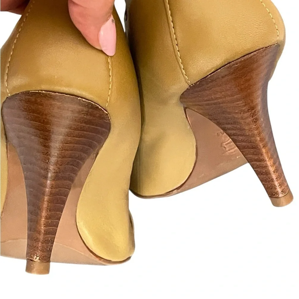 Tory Burch Women's Mustard Wedge Shoes